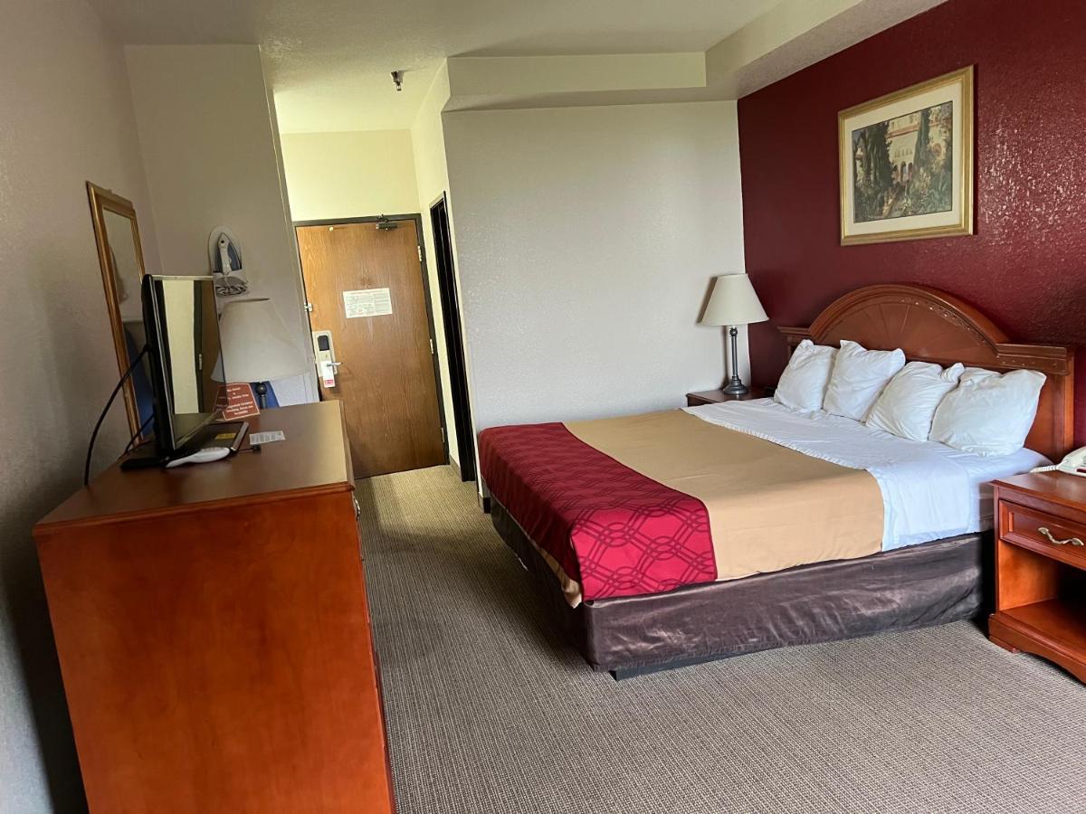 Express Inn & Suites Decatur Buitenkant foto