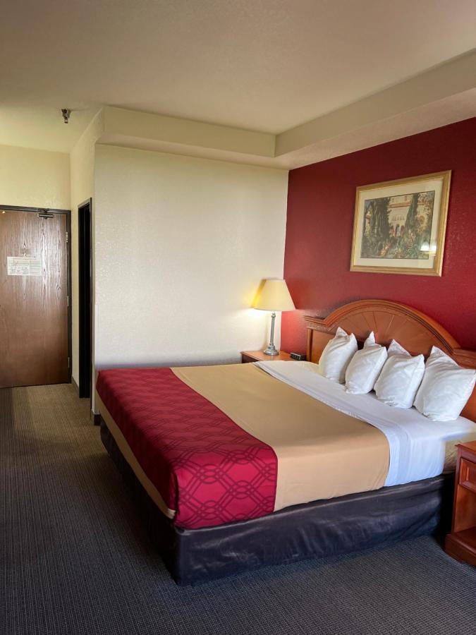 Express Inn & Suites Decatur Buitenkant foto