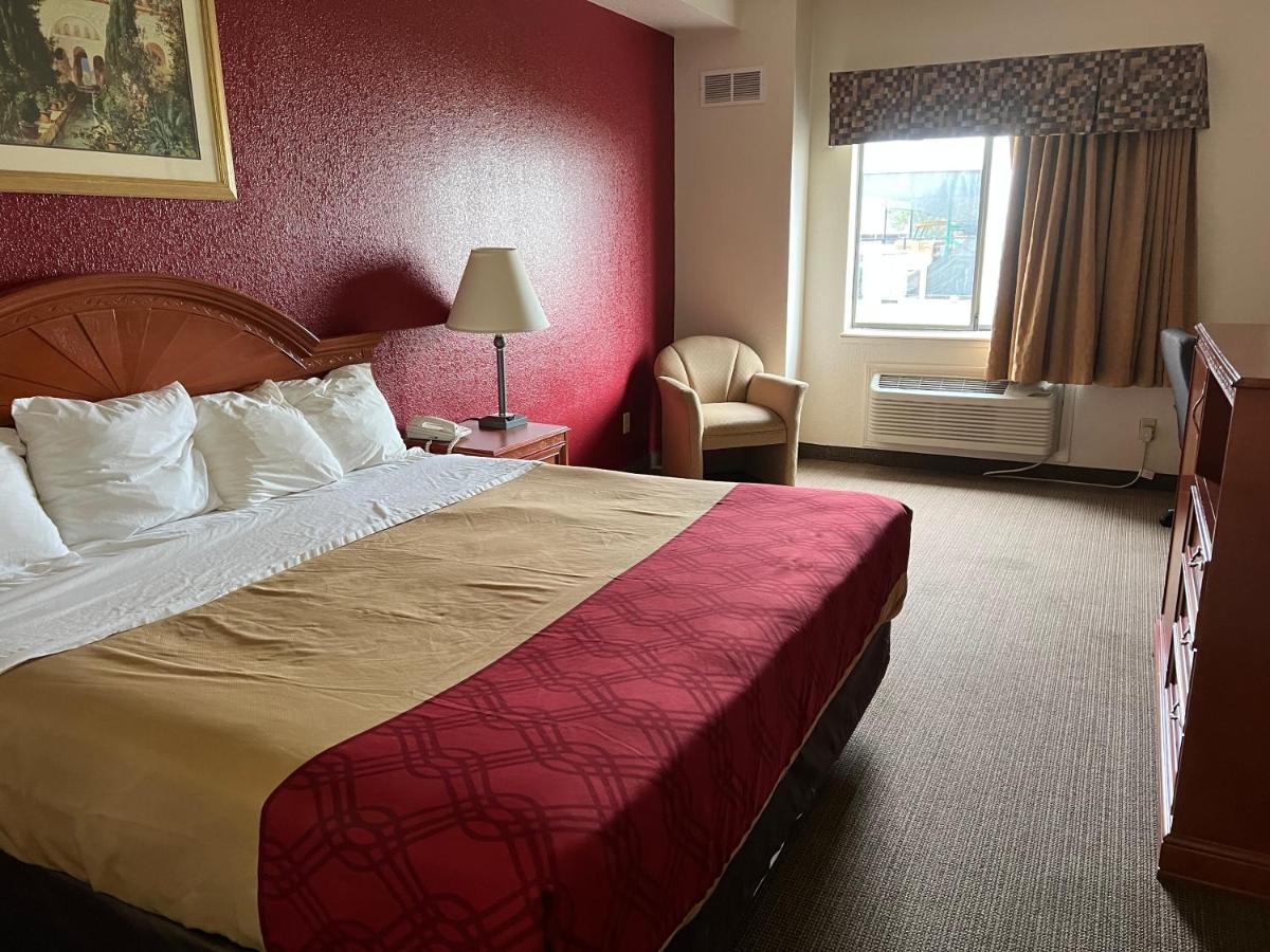 Express Inn & Suites Decatur Buitenkant foto