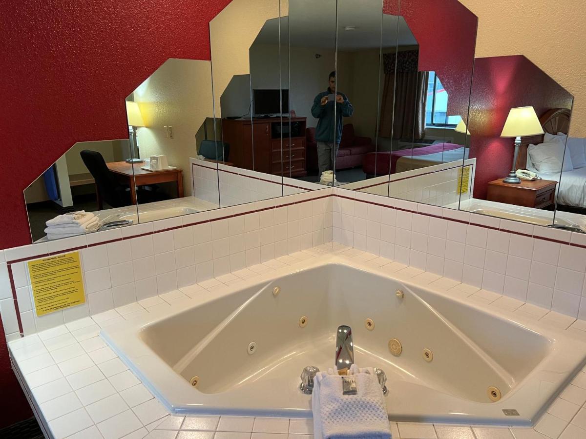 Express Inn & Suites Decatur Buitenkant foto