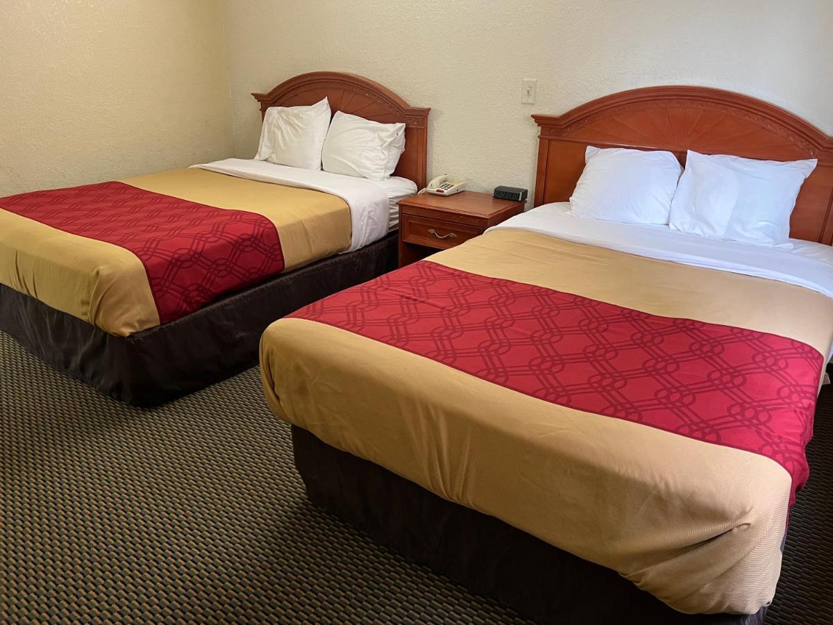 Express Inn & Suites Decatur Buitenkant foto