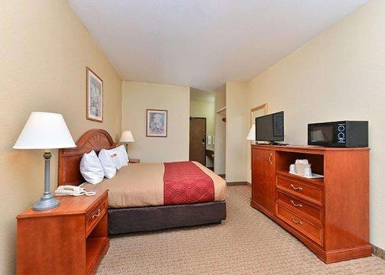 Express Inn & Suites Decatur Buitenkant foto